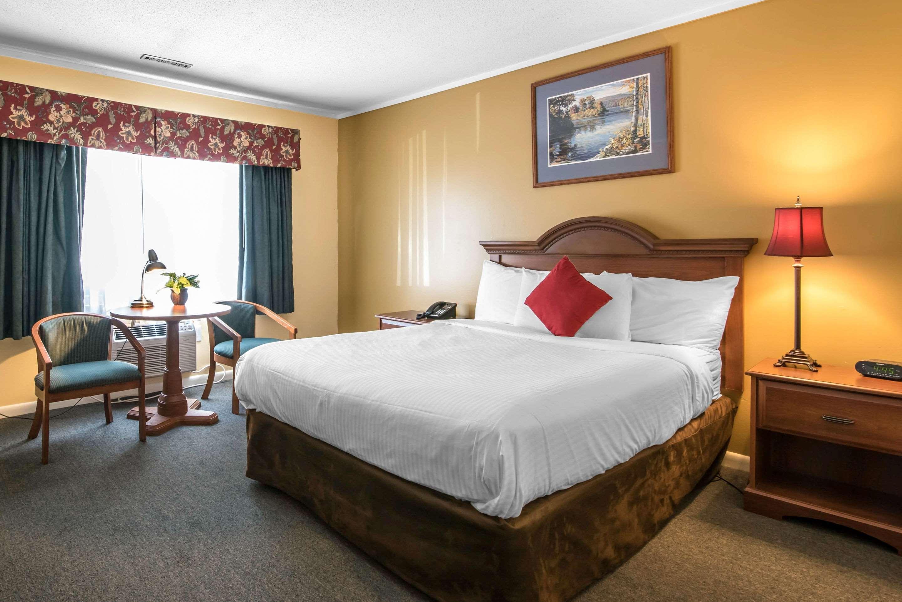 Tiltonlodge Inn & Suites エクステリア 写真