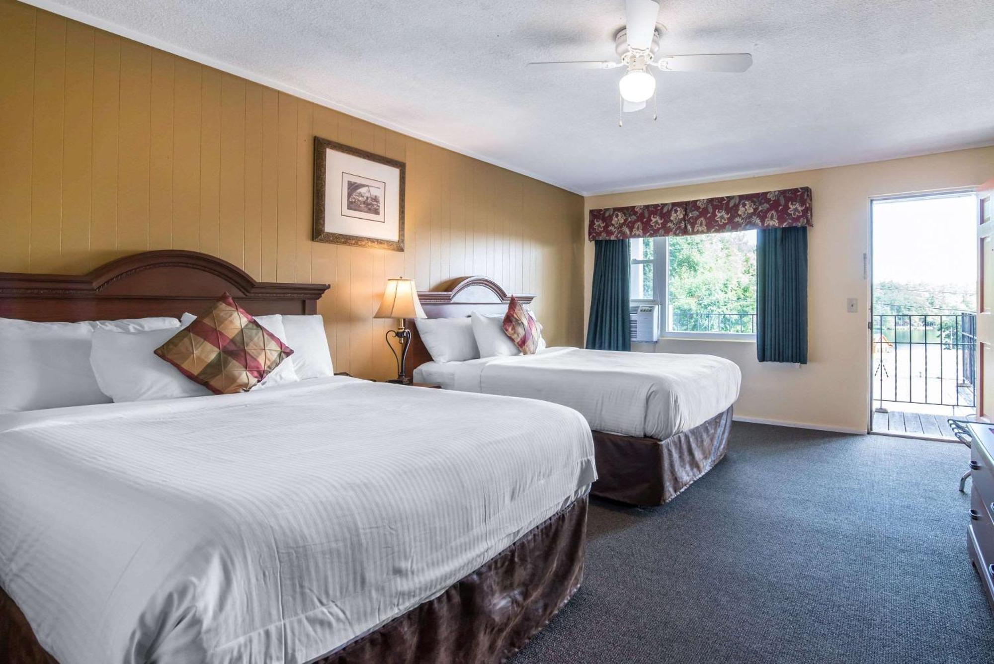 Tiltonlodge Inn & Suites エクステリア 写真