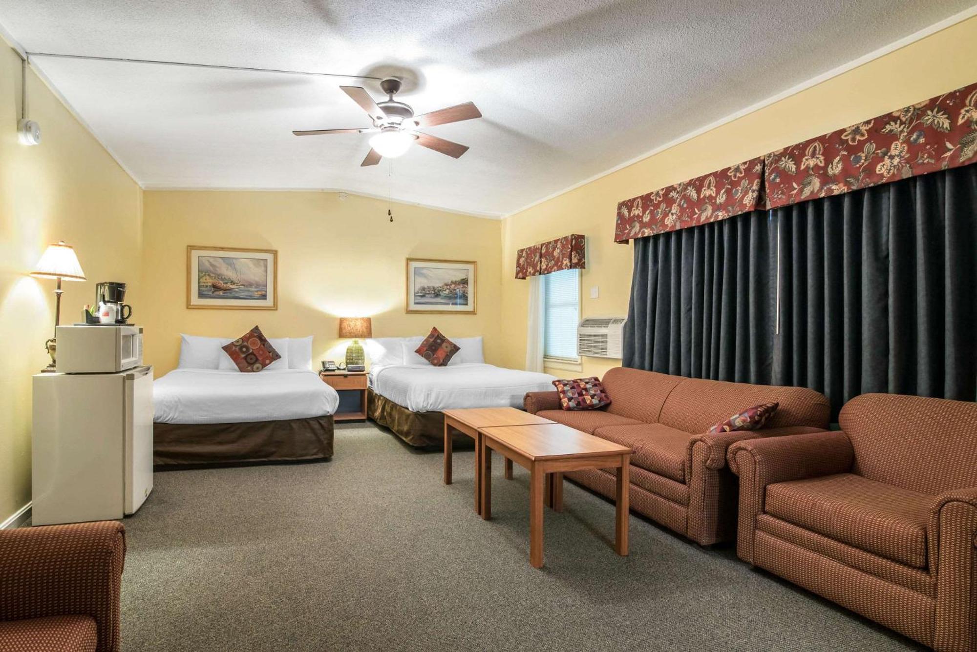 Tiltonlodge Inn & Suites エクステリア 写真