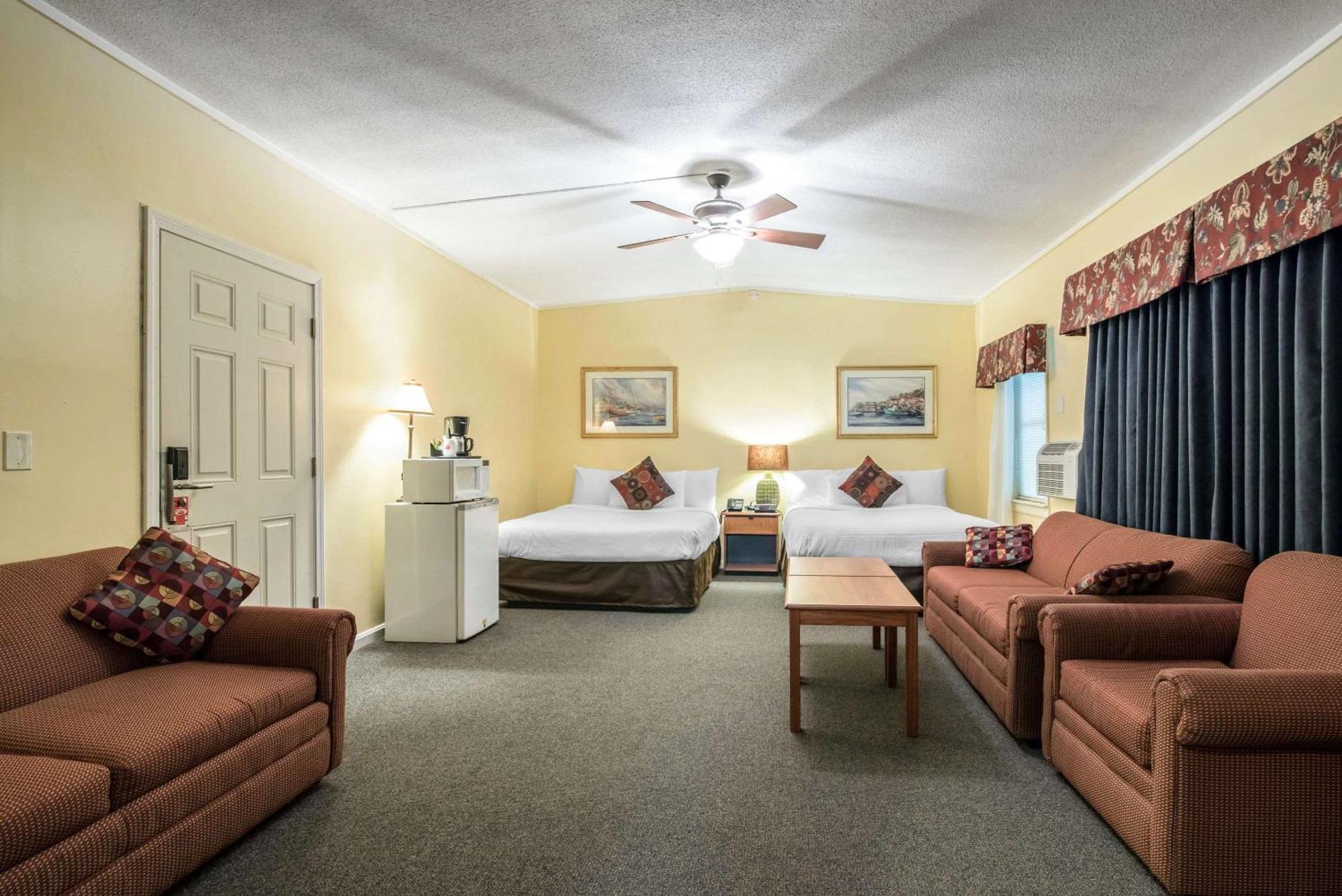 Tiltonlodge Inn & Suites エクステリア 写真
