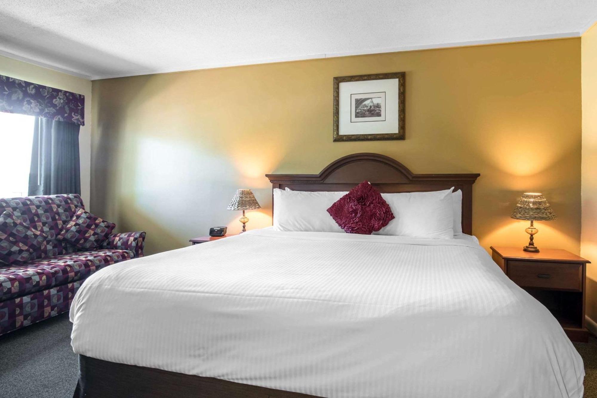 Tiltonlodge Inn & Suites エクステリア 写真