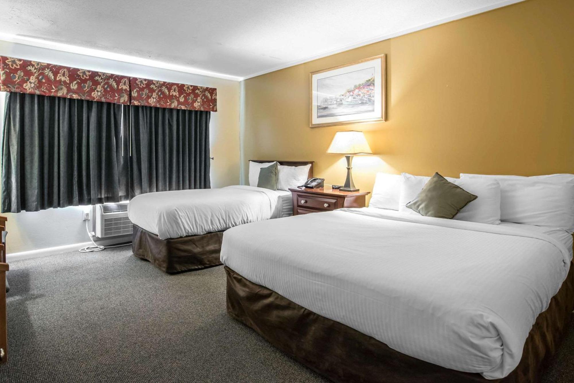 Tiltonlodge Inn & Suites エクステリア 写真