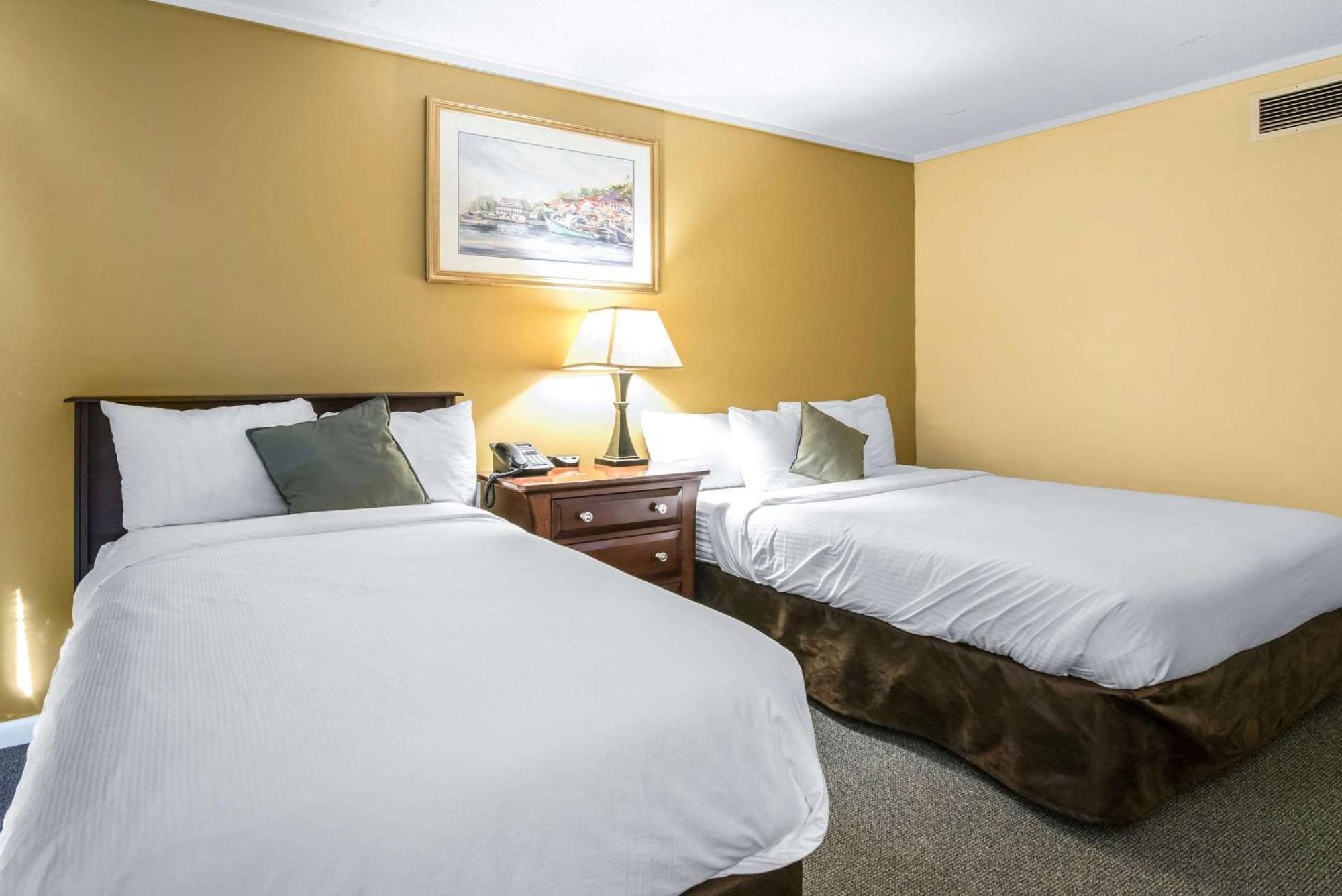 Tiltonlodge Inn & Suites エクステリア 写真