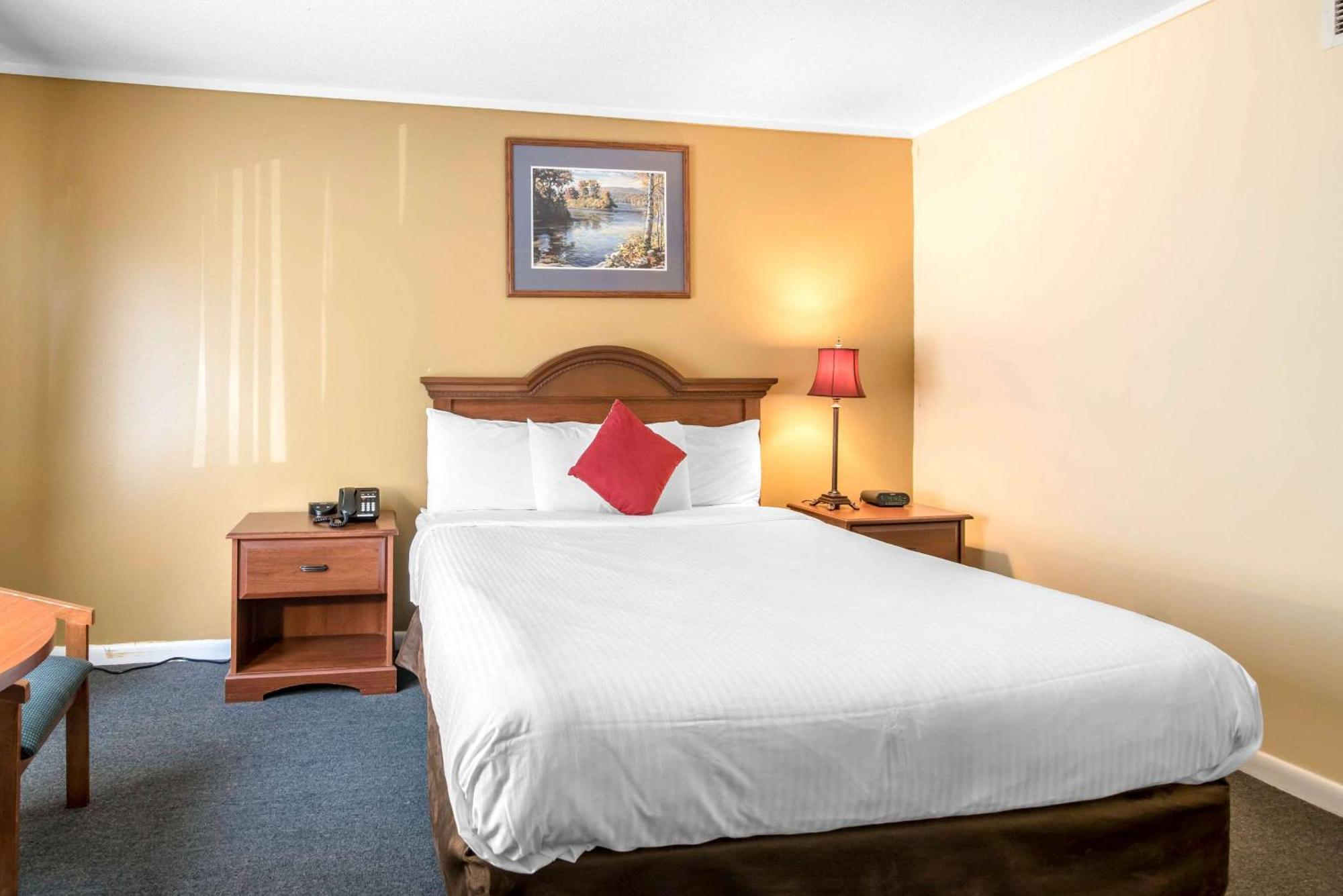 Tiltonlodge Inn & Suites エクステリア 写真